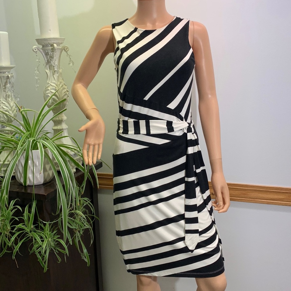 LORI MICHAELS collection cute dress